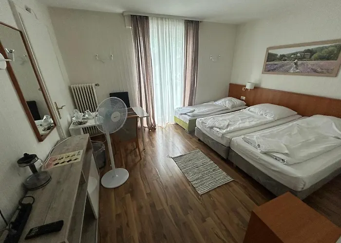 West End Апартаменты *